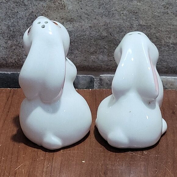 Avon Ceramic White Bunny Rabbit Salt and Pepper Shaker Set 1983 - Picture 3 of 13